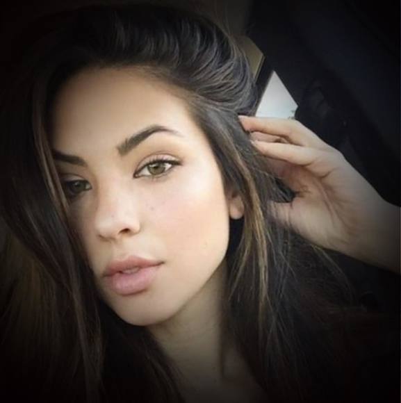 Meet your Posher, Tina - Picture 1 of 1